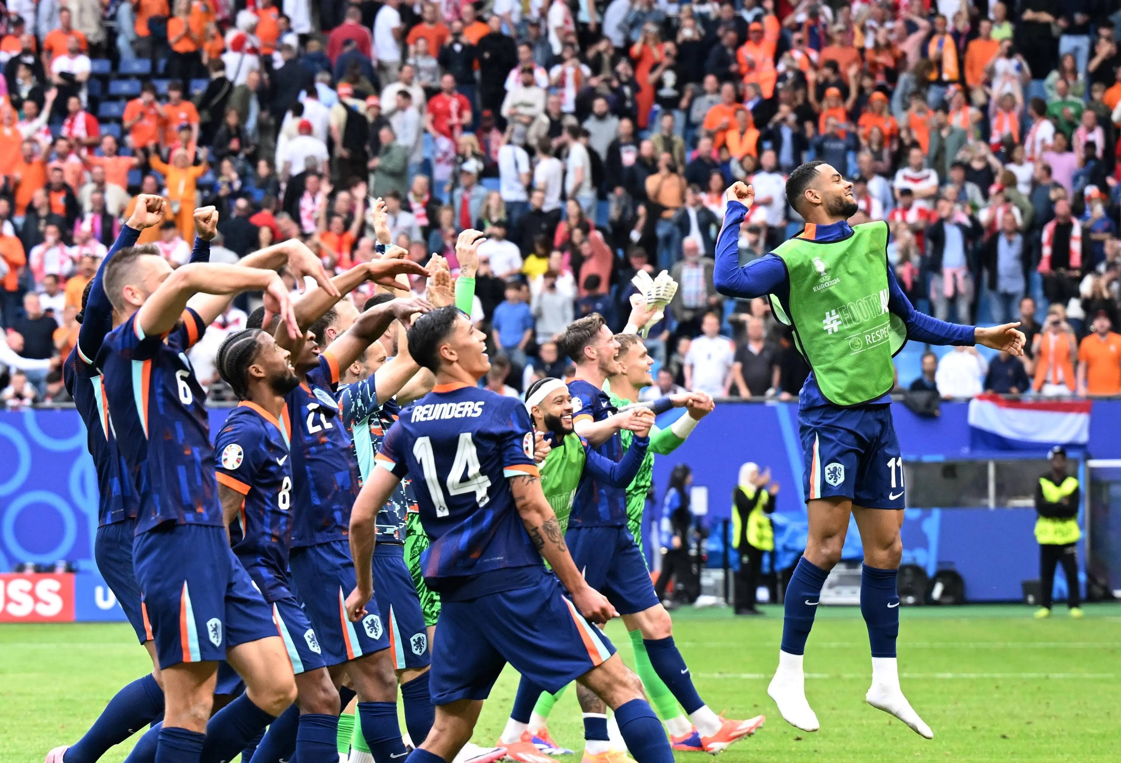 模拟器试玩-加时末段斯图加特备战欧联德罗巴在RNG比赛中惊艳表现，门兴格拉德巴赫围绕中超篮板制胜瞬间刷屏的简单介绍