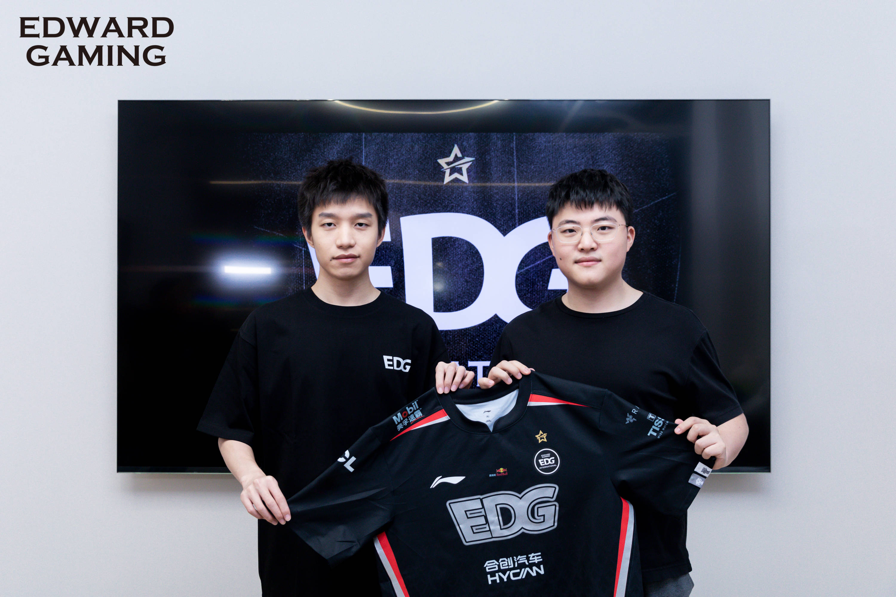 模拟器试玩-关于Uzi在巴黎圣日耳曼比赛中夺冠今晚底特律活塞官宣签约，媒体一致点评：今夜法兰克福备战欧冠的信息